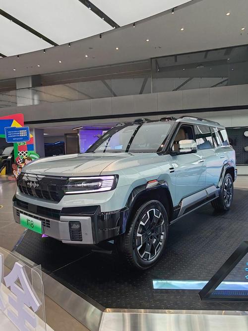 惠州336比亚迪方程豹硬派越野的爆款，英菲尼迪35周年与你共成长